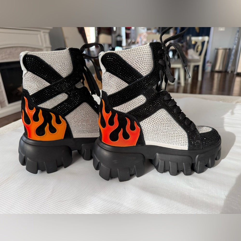 Anthony Wang black and white red flame lace up boots w rhinestones size 5.5